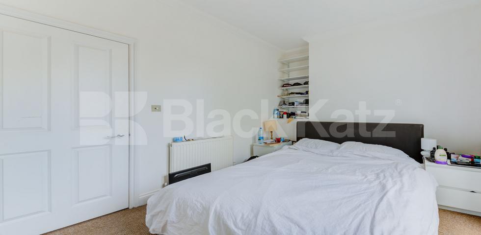 			2 Bedroom, 1 bath, 1 reception Flat			 Hillmarton Road, HILLMARTON CONSERVATION